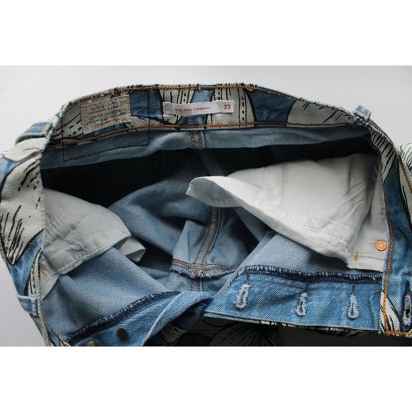 Levi's x Farm Rio Ribcage Cropped Jeans Tropical Flower- Light Wash Size 23 - Picture 9 of 9